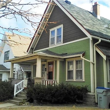 Comfortable 3 Bedroom Craftsman Bungalow In Milwaukee'S Bay View Neighborhood Eksteriør billede