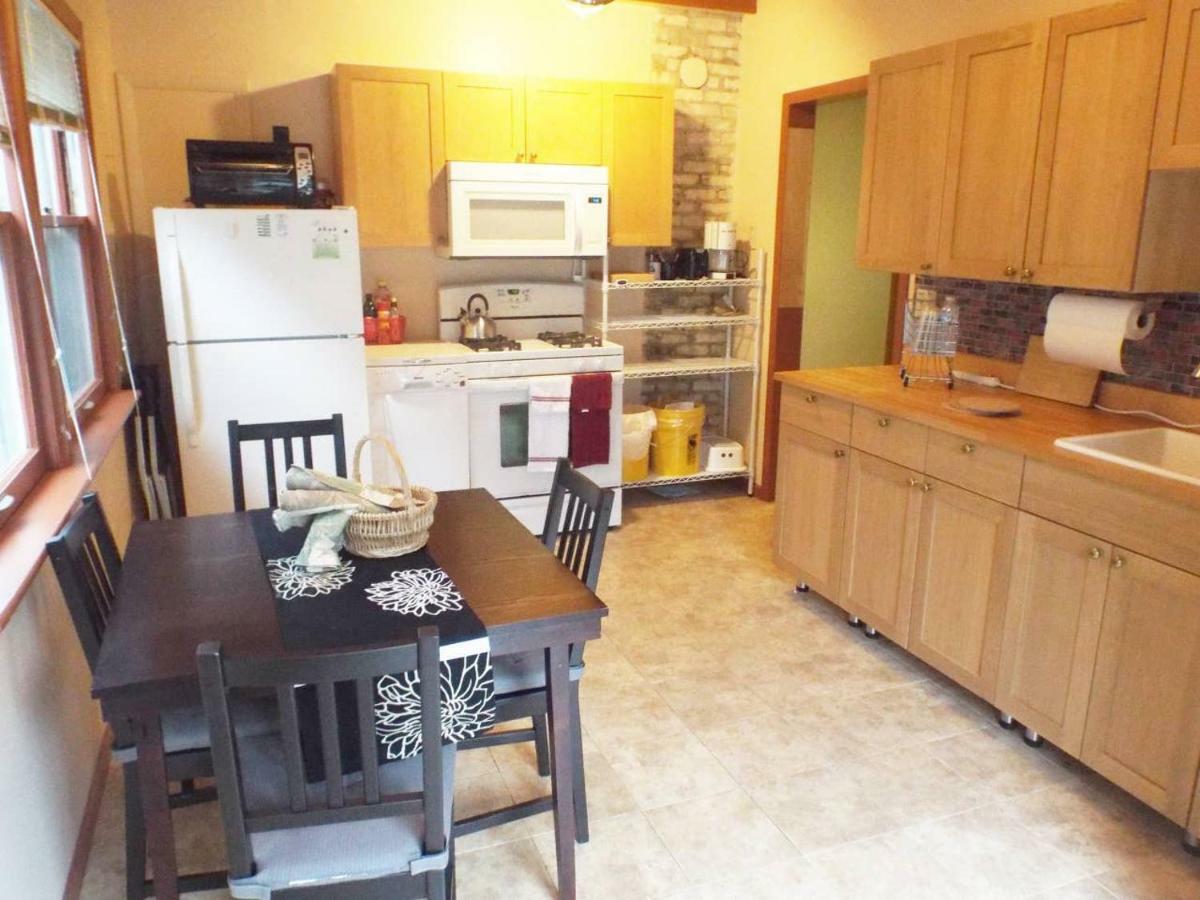 Comfortable 3 Bedroom Craftsman Bungalow In Milwaukee'S Bay View Neighborhood Eksteriør billede
